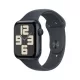 Apple Watch SE (2024) GPS 44mm Alu tok, Sport szíj M/L (éjfekete)