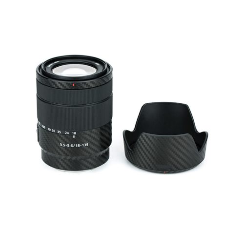 JJC Sony E 18-135mm f/3.5-5.6 OSS karcolásgátló védőfólia (Szénszálas fekete) (KS-SEL18135CF)