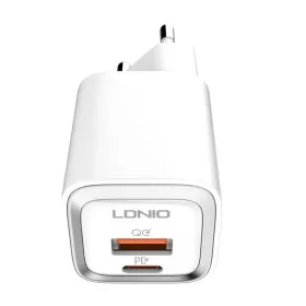 LDNIO USB És USB-C Fali Töltő /Lightning Kábel(A2318M)