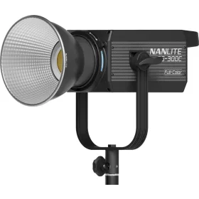 Nanlite FS-300C LED RGBW spot lámpa