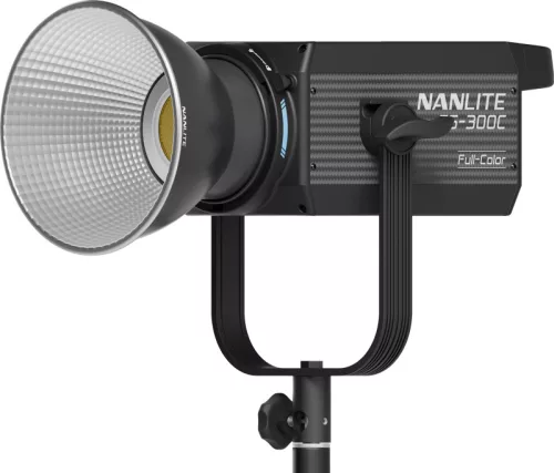 Nanlite FS-300C LED RGBW spot lámpa