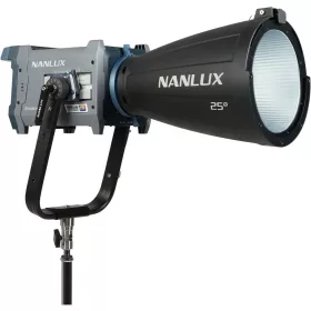 Nanlux Evoke 600C LED színes spotlámpa + kerekes bőrönd