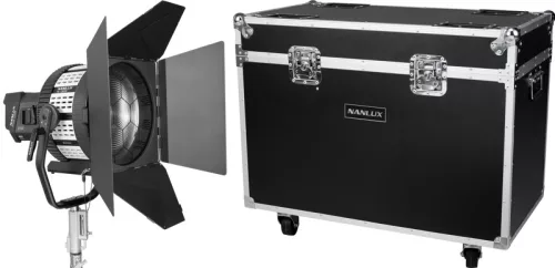 NANLUX Evoke 1200B reflektor FL-35YK Fresnel lencsével és repülős táskával