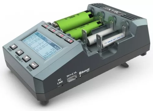 SkyRC MC3000 intelligens AA/AAA akkumulátortöltő