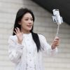 Ulanzi JJ02 mobiltelefon állvány, markolat és selfie bot, bluetooth távirányítóval - fehér