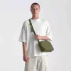 Urth Dolomite 5.1L Sling fotós válltáska - zöld