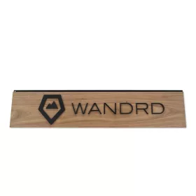 WANDRD Display - fa felirat/tábla dekoráció