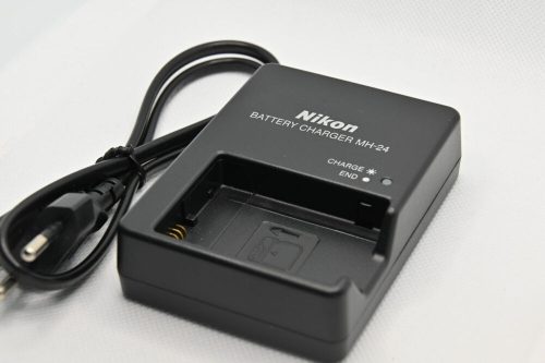 Nikon MH-24 töltő